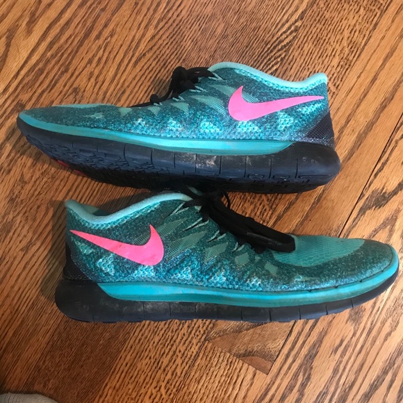 Nike Turqoise Free Running Sneakers - Picture 2 of 6